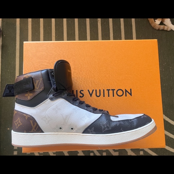 Men’s Louis Vuitton Shoes size 10 - Picture 4 of 8